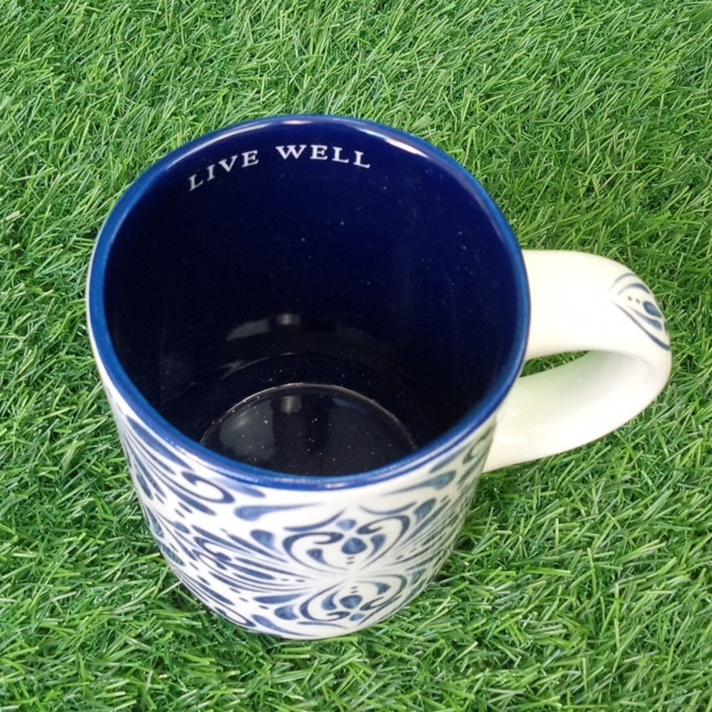 🏠 Young's Blue & White 'Live Well' Patterned Ceramic Mug - Picture 3 of 4